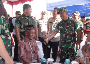 Dekatkan TNI-Polri ke Masyarakat Perbatasan, Panglima TNI: Bakti Sosial Kesehatan