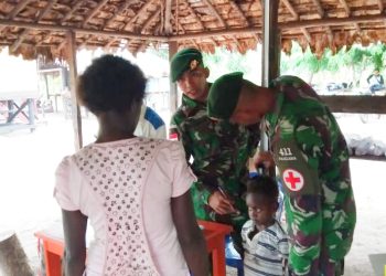 Peduli Tumbuh Kembang Bayi dan Ibu Hamil, Satgas Perbatasan Beri Pengobatan dan Pemeriksaan