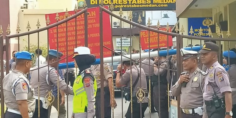 Bom Bunuh Diri di Polrestabes Medan