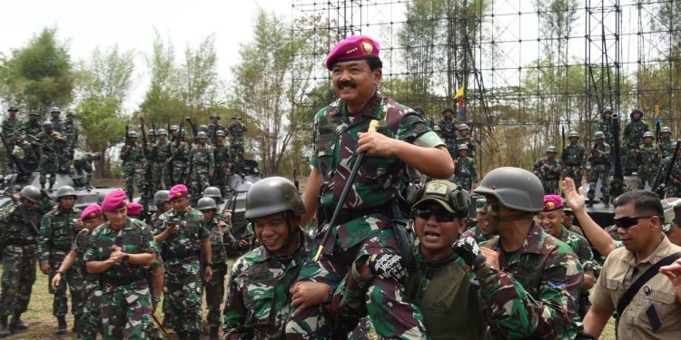 Prajurit Marinir Tak Boleh Alergi Pada Perubahan Zaman, Tegas Panglima TNI
