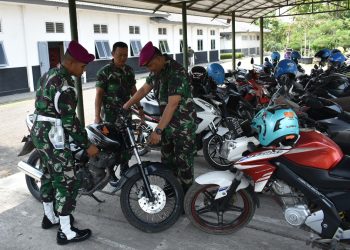 Tegakkan Disiplin Berlalu Lintas,  Sintel Menbanpur 2 Marinir Lakukan Sidak