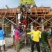Bakti TNI Kepada Masyarakat, Personel Yonif RK 136/TS Karya Bakti di Desa Morella, Maluku