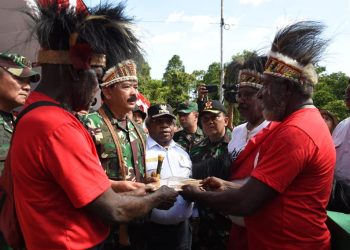 Masyarakat Mimika Serahkan Lahan untuk Pembangunan Mako Kogabwilhan III di Papua