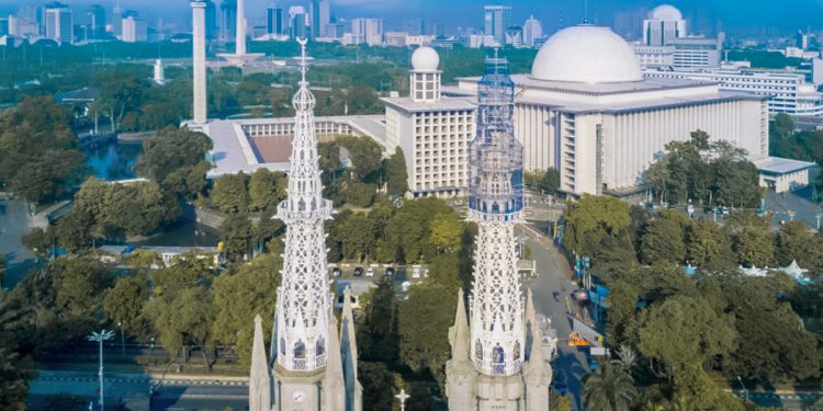 Jokowi Bakal Buat Terowongan Hubungkan Masjid Istiqlal dan Gereja Katedral