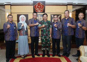 TNI Siap Bantu PLN Pengamanan Pemasangan Listrik di Maluku hingga Papua Barat