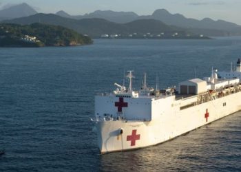 Dua Kapal Angkatan Laut Amerikan Dikerahkan dalam Penanggulangan COVID-19
