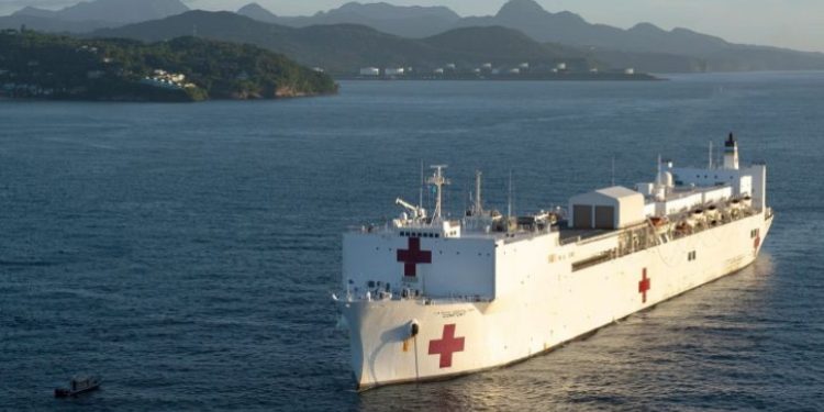 Dua Kapal Angkatan Laut Amerikan Dikerahkan dalam Penanggulangan COVID-19