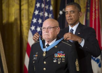 Penerima Medal of Honor Pasukan Khusus Amerika Meninggal, Usai Terserang COVID-19