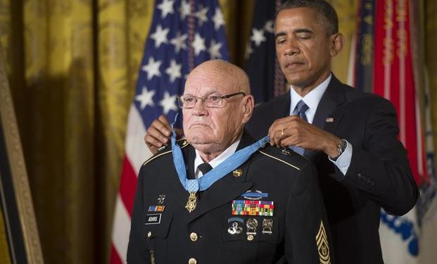 Penerima Medal of Honor Pasukan Khusus Amerika Meninggal, Usai Terserang COVID-19