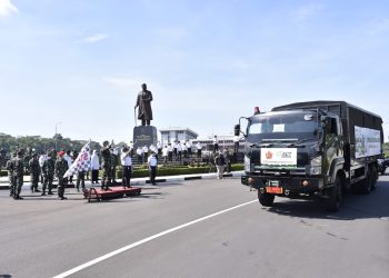 TNI ‘Bareng’ ACT Beri Bantuan Ringankan Beban Warga