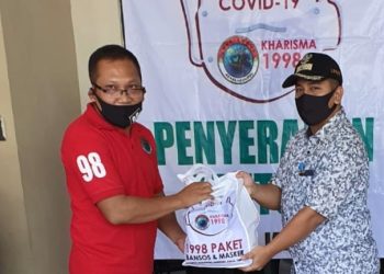 Kharisma Angkatan Udara 98 Bagikan Ribuan Paket Sembako ke Warga Terdampak Covid-19