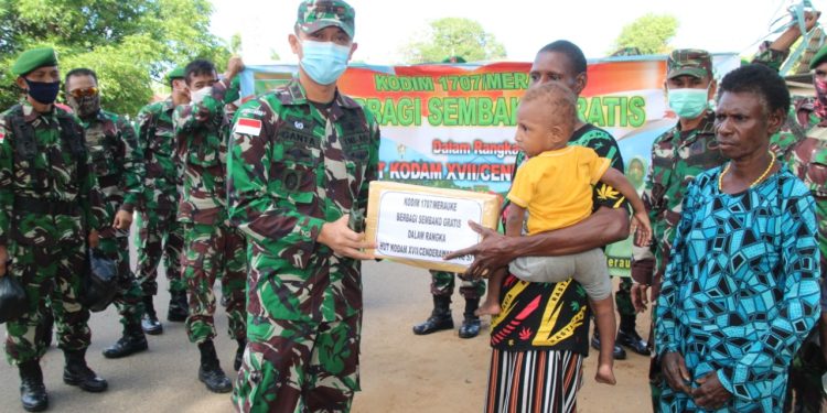 HUT Kodam Cenderawasih, Kodim Merauke Bagikan Ratusan Paket Sembako