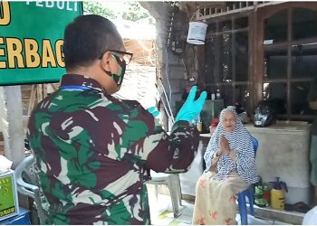 Bagikan Ratusan Paket Sembako, Kadislaikad: Semoga Makin Dicintai Rakyat