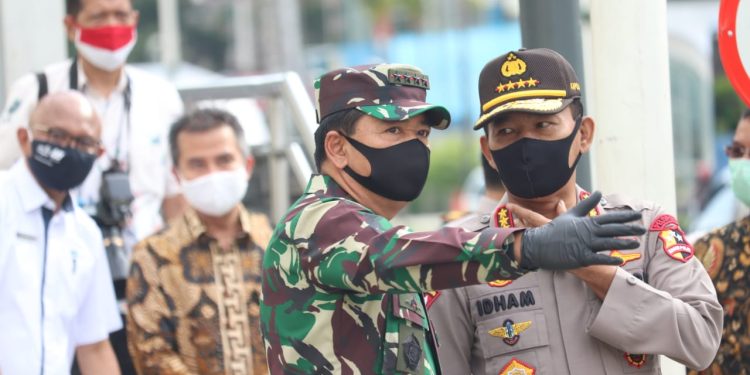 TNI dan Polri Dikerahkan Awasi 1.800 Titik Pendisiplinan Protokol Kesehatan