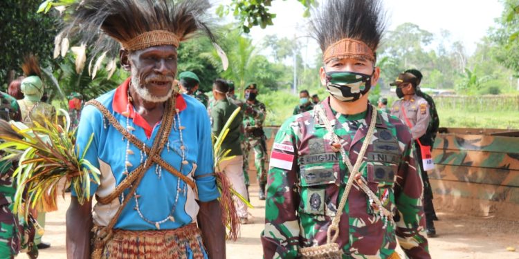 Danrem 174/ATW Cek Prajurit Perbatasan RI-PNG