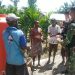 Cegah Covid-19, Satgas Raider Ajarkan Cara Mencuci Tangan ke Warga Kampung Wambes, Papua
