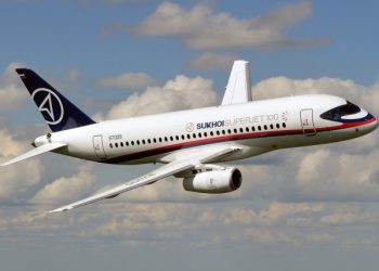 Mesin Rusak! Sukhoi Superjet 100 Mendarat Darurat di Bandara Moskow