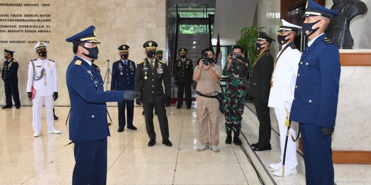 Panglima TNI Lantik 208 Perwira Prajurit Karier TNI