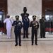 Panglima TNI Anugerahi Kapolri Tiga Tanda Kehormatan