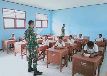 Peduli Pendidikan, Prajurit Pamtas Yonif 125/Simbisa Bantu Mengajar di Wilayah Perbatasan