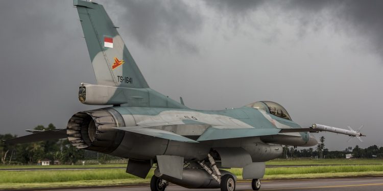 Usai Diupgrade, Dua Pesawat Tempur F-16 Perkuat Lanud Iswahjudi