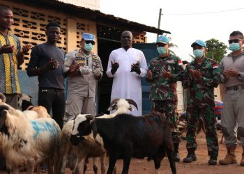 Pasukan Garuda di Afrika Berikan Puluhan Hewan Kurban ke Warga Setempat