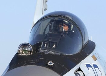 Kaca Jet Tempur Su-57 Mampu Lindungi Pilot dari Cahaya Ledakan Nuklir