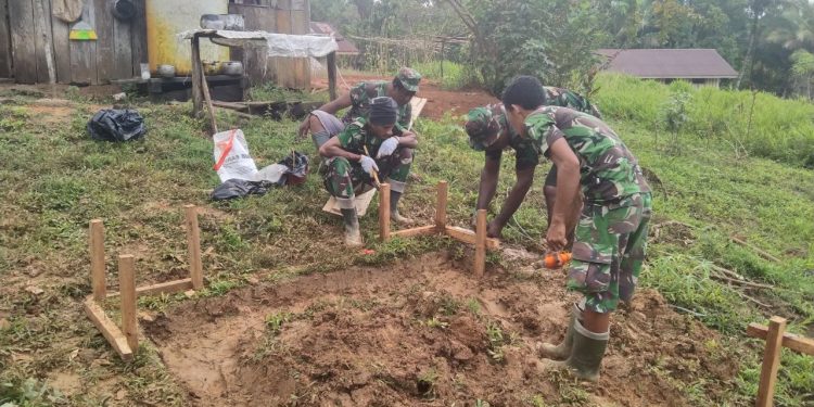 TNI Manunggal Bangun Puluhan Unit Jamban di Kampung Kakuna, Papua