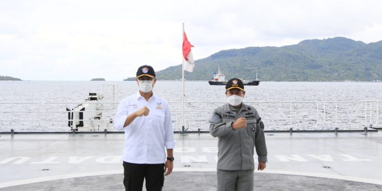 Salurkan Bansos ke Warga Natuna, Kepala Bakamla: Ini Kerja Sama Kementerian