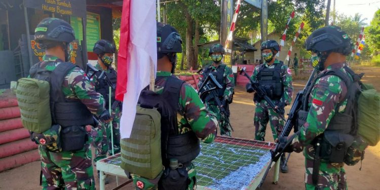 Pastikan Batas Negara Aman, Satgas Pamtas Yonif Simbisa Lakukan Patroli Patok