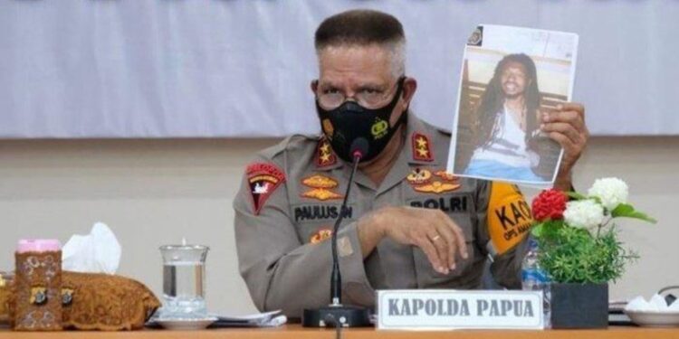Naftali Tipagau, Pencari Senjata untuk KKB Papua