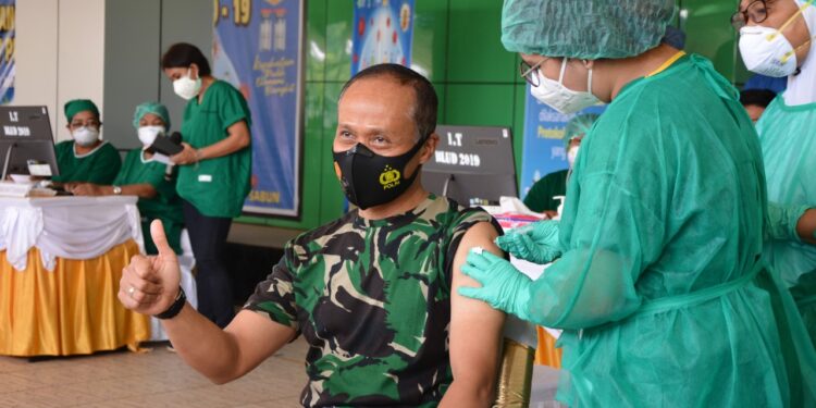Pangdam Cenderawasih Minta Masyarakat Papua Tak Takut Divaksinasi Covid-19
