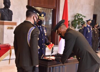 Lantik Tenaga Kesehatan, Panglima TNI Tekankan Pentingnya Penanganan Covid-19