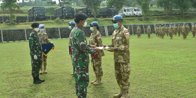 Ratusan Prajurit TNI Kontingen Garuda Dianugerahi Satya Lencana Santi Darma
