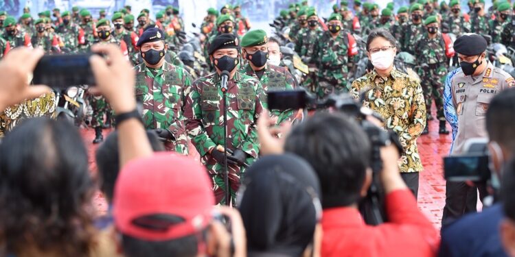 Panglima TNI: Tenaga Vaksinator TNI Siap Diperbantukan ke Kementerian Kesehatan