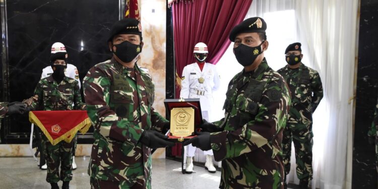 Danjen Akademi TNI Resmi Berganti