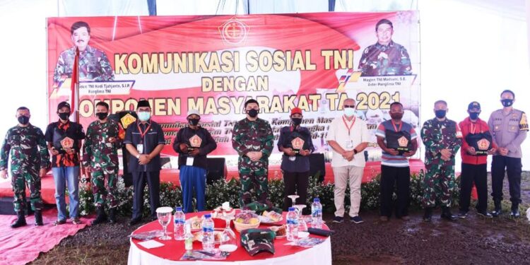 Aster Panglima TNI: Komsos TNI, Wujudkan Kondisi Masyarakat Tangguh di Era Covid-19