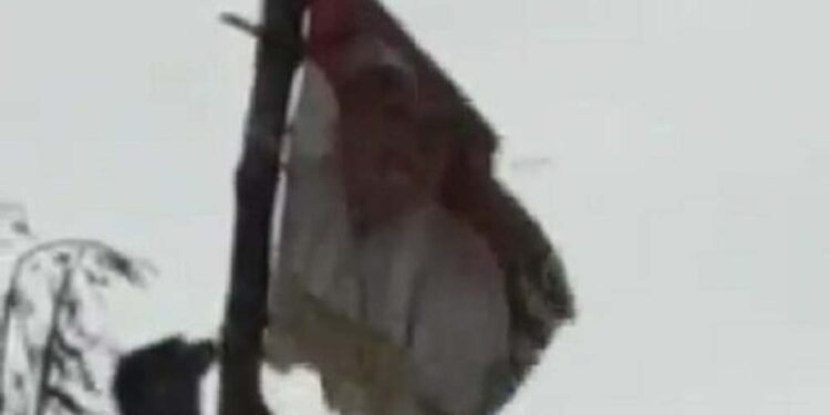 Kesal Bendera Bergambar Habib Rizieq Diturunkan, Nicho Silalahi: Ganti Foto Profilmu dengan Gambar HRS