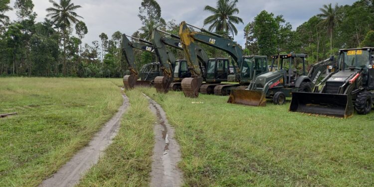 Alat Berat TNI Dikerahkan ke Gunung Semeru