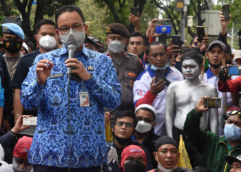 Program Unggulan Gubernur Anies Dipertanyakan