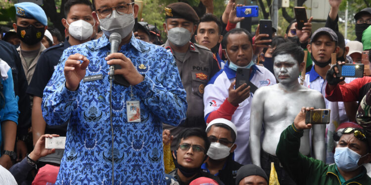 Program Unggulan Gubernur Anies Dipertanyakan