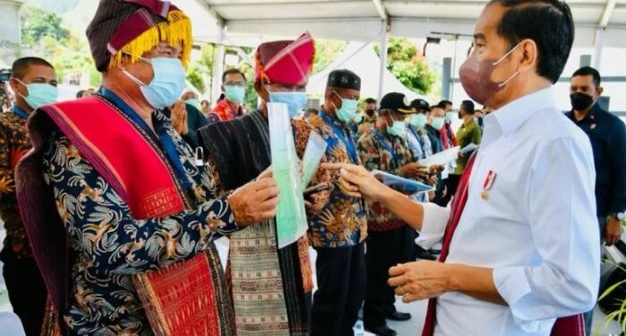 Presiden Jokowi Serahkan SK Hutan Sosial, Ini Daftar Daerah Penerima