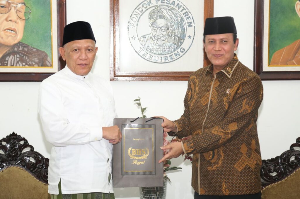 Kepala BNPTSilaturahmi dan ziarah ke Tebuireng 06