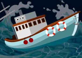 TNI AL Selamatkan Penumpang Kapal yang Karam di Pulau Pandan