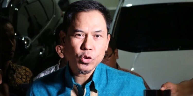 Dituntut 8 Tahun Penjara Dugaan Teorisme, Munarman Malah Ketawa