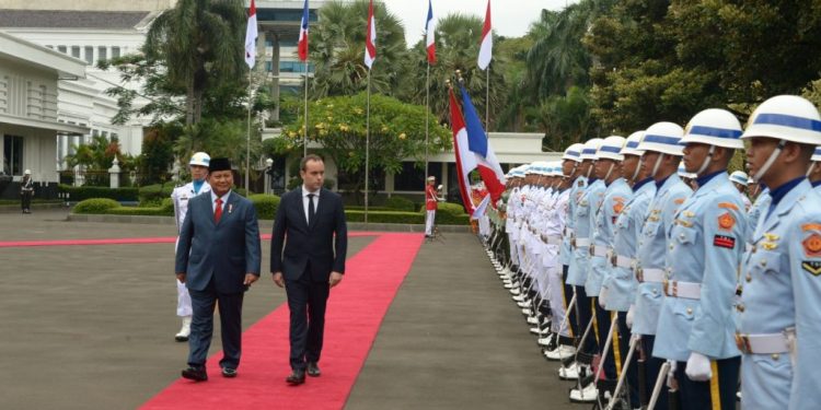 Bertemu Menteri Angkatan Bersenjata Prancis, Prabowo Bahas Ini
