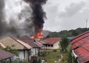 KKB Papua Pimpinan Nelson Mimin Bakar Sekolah dan Tembaki Pesawat Sipil