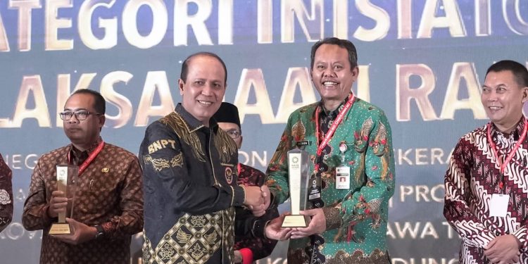Dinilai Berhasil Tekan Radikalisme, BNPT RI Beri Penghargaan Pemprov Jateng
