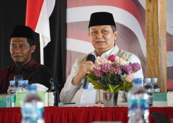 Kepala BNPT Komjen Pol. Rycko Amelza Dahniel melakukan halal bihalal dengan mitra deradikalisasi di Brebes
