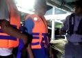 Bakamla RI Evakuasi Dua Korban Kecelakaan Perahu di Perairan Teluk Kendari